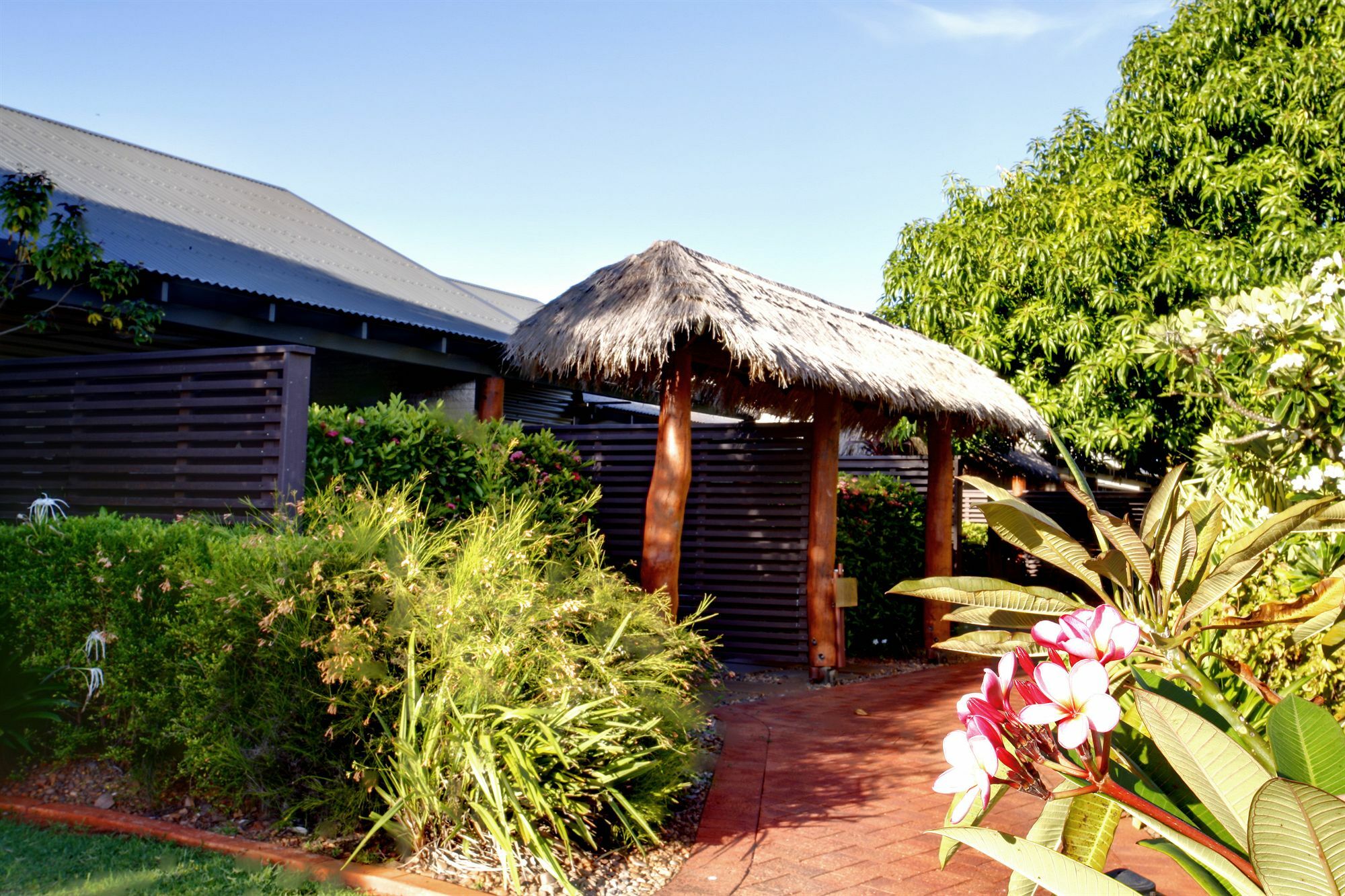 Mantra Frangipani Broome Exterior photo