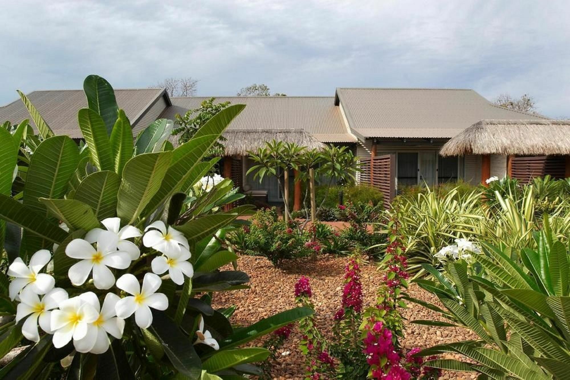Mantra Frangipani Broome Exterior photo